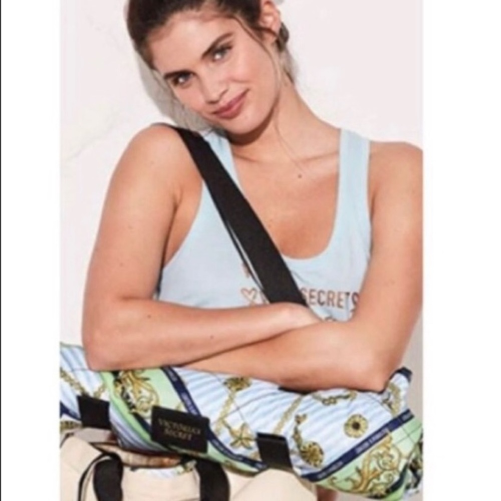 NWT VS Packable Blanket/Tote